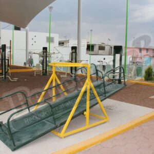 Imagen de Instalación de Sube y Baja Inclusivo, para Silla de Ruedas código RiBB-3ii005 en Parque Publico