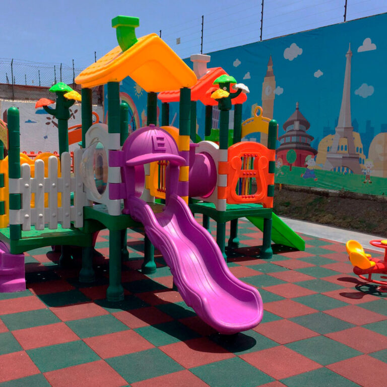 Imagen de ideas para un parque infantil lleno de color
