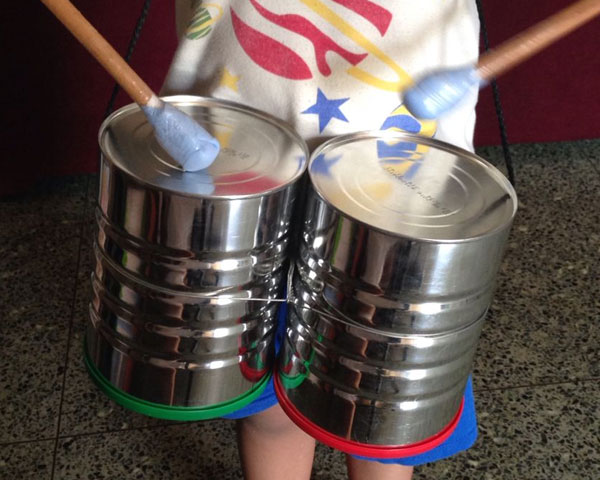 Música con objetos comunes Imagen de Música con objetos comunes