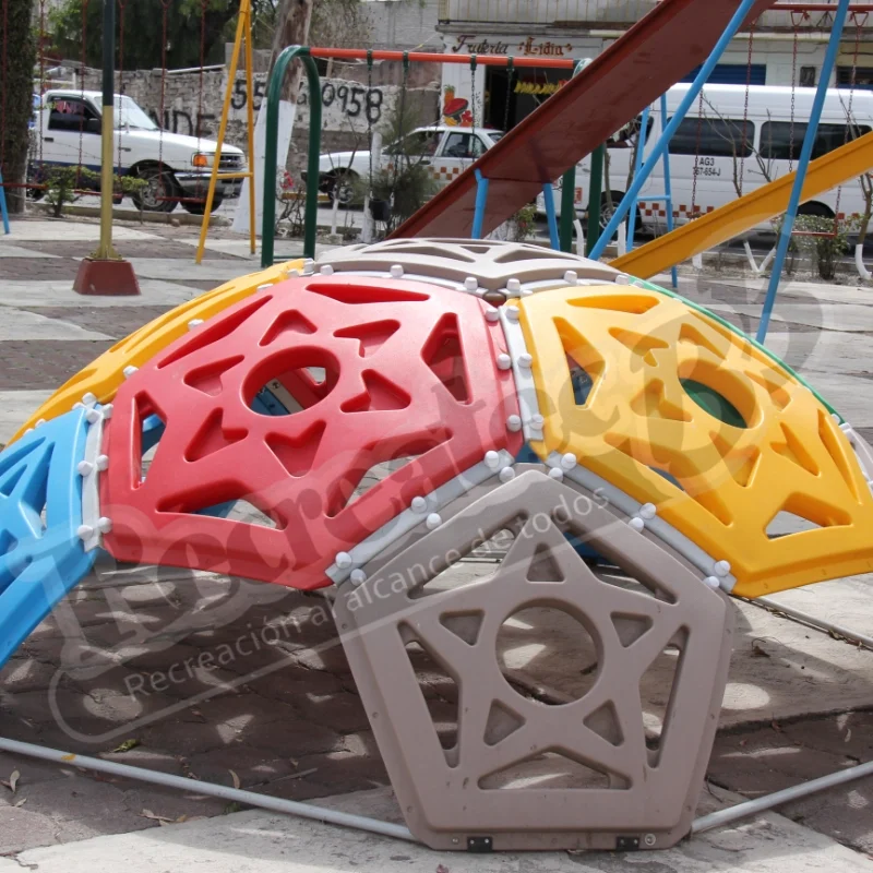 Instalación del Domo escalador plástico de pentágono RIBB-3i006 de Recreatec BB